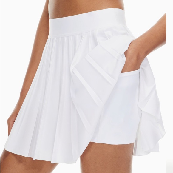 [SOLD] TNA TnAction white tennis skirt with shorts (M) 🎾🤍 - Picture 2 of 8